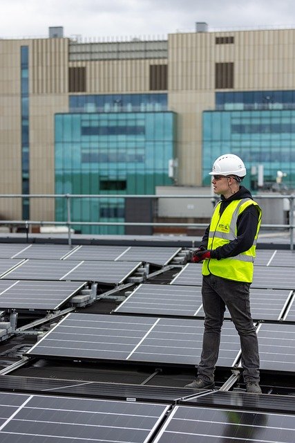 Power your office: discover benefits of commercial solar panels